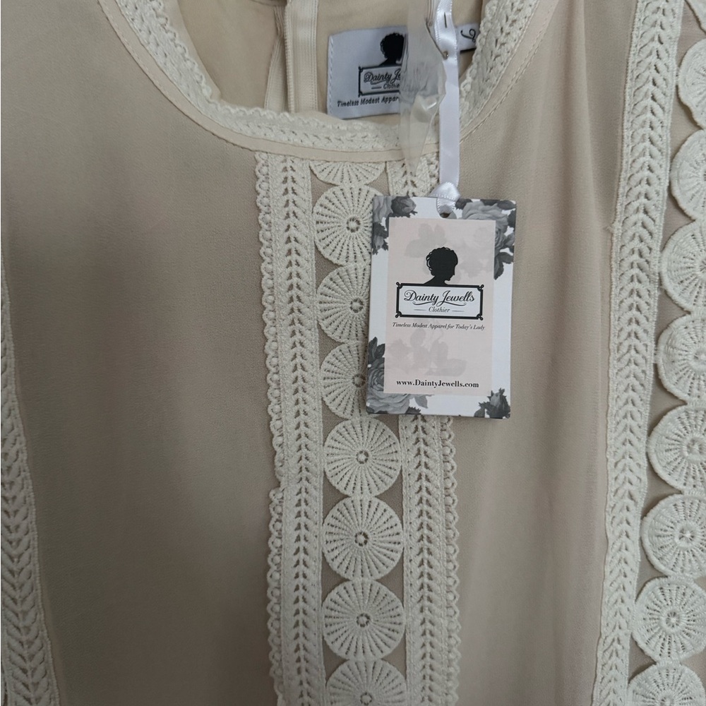 Dainty Jewells Maxi Dress - Picture 5 of 6